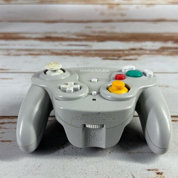 WaveBird Freedom – OG Wireless Controller (Gray, No Dongle/Battery Cover) - Picture 2 of 5